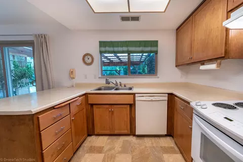 230 Woodhill Dr, Redding, CA 96003 photo 11