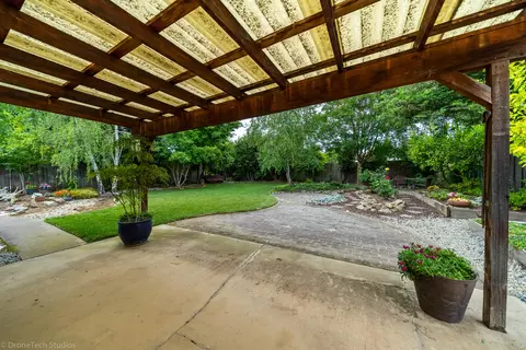 230 Woodhill Dr, Redding, CA 96003 photo 24