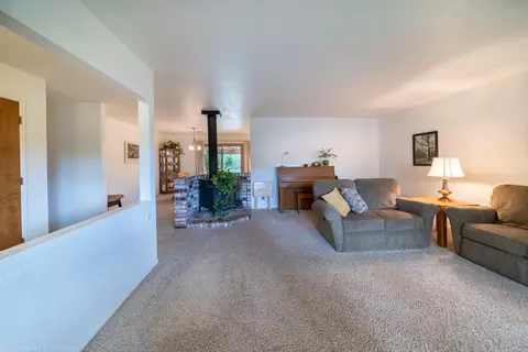 230 Woodhill Dr, Redding, CA 96003 photo 6