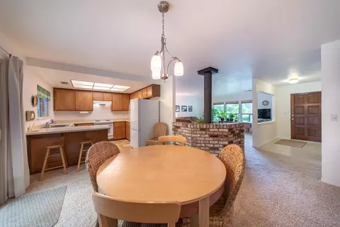 230 Woodhill Dr, Redding, CA 96003 photo 8