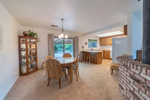 230 Woodhill Dr, Redding, CA 96003 photo 7