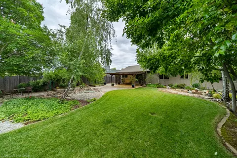 230 Woodhill Dr, Redding, CA 96003 photo 29