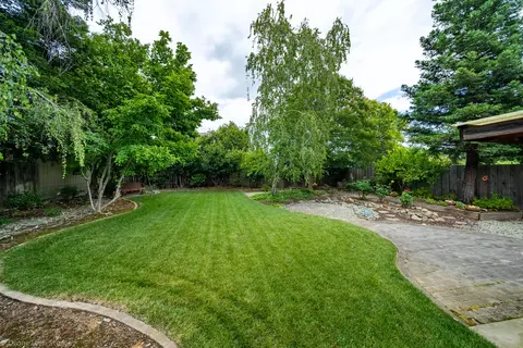 230 Woodhill Dr, Redding, CA 96003 photo 23