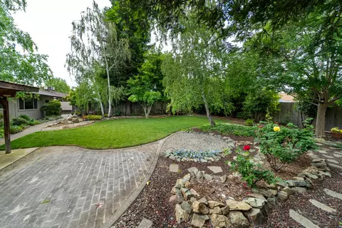 230 Woodhill Dr, Redding, CA 96003 photo 26
