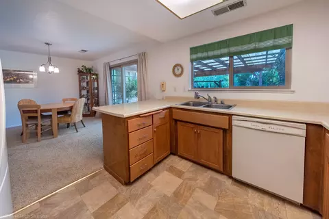 230 Woodhill Dr, Redding, CA 96003 photo 12