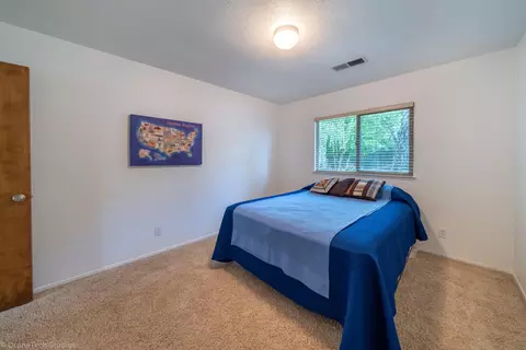 230 Woodhill Dr, Redding, CA 96003 photo 16