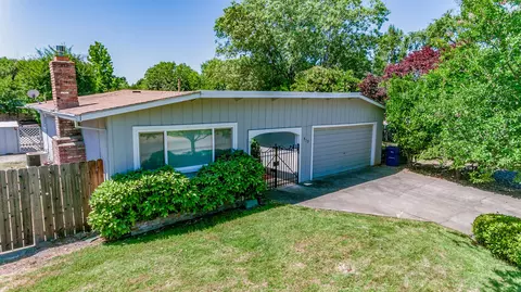 513 Estate St, Redding, CA 96002 photo 27