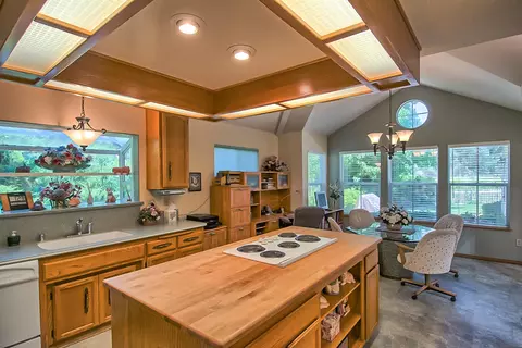1705 Gold Hills Dr, Redding, CA 96003 photo 10