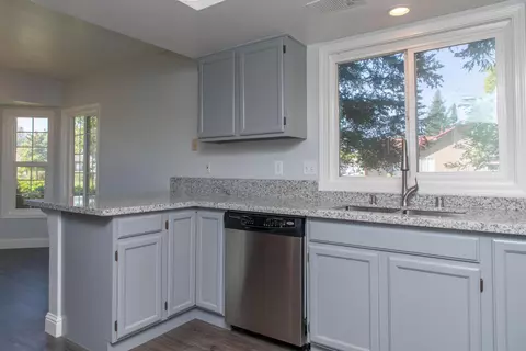 2224 Sageway Dr, Redding, CA 96003 photo 8