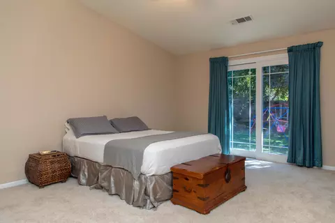 1887 Galway Dr, Redding, CA 96001 photo 4