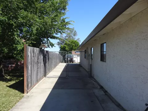 752 Teakwood Dr, Redding, CA 96003 photo 5