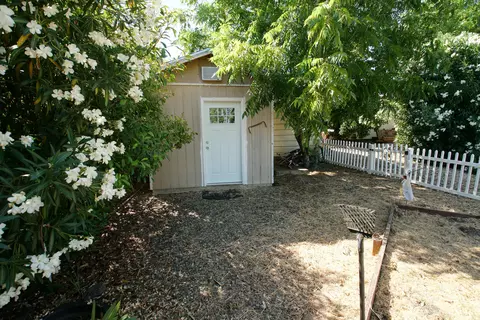 752 Teakwood Dr, Redding, CA 96003 photo 38