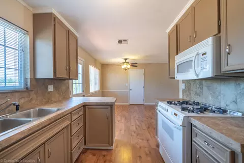 3570 Elizabeth Way, Redding, CA 96001 photo 11