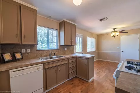 3570 Elizabeth Way, Redding, CA 96001 photo 10
