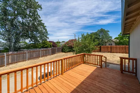 3570 Elizabeth Way, Redding, CA 96001 photo 23