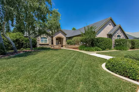 3004 Western Oak Dr, Redding, CA 96002 photo 1