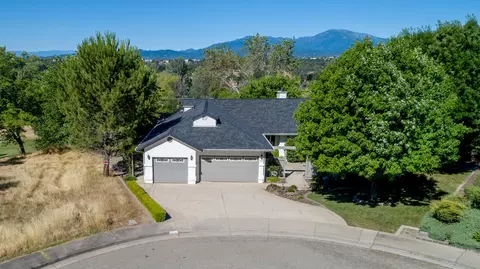 6010 Gleneagles Ct, Redding, CA 96003 photo 1
