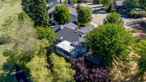 6010 Gleneagles Ct, Redding, CA 96003 photo 4
