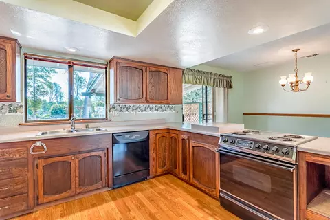 11421 Suggie Ln, Redding, CA 96003 photo 14