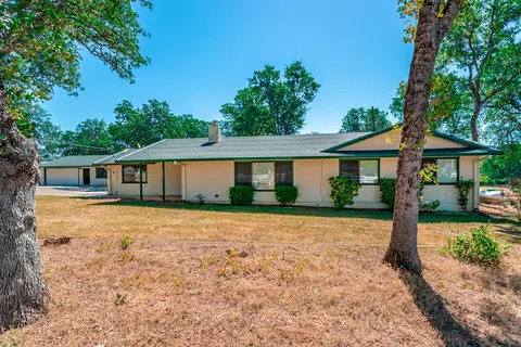 11421 Suggie Ln, Redding, CA 96003 photo 2