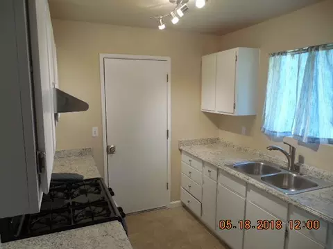 610 Crosby Ln, Red Bluff, CA 96080 photo 4