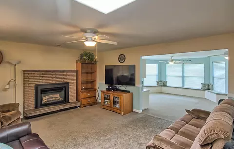 1817 Manchester Dr, Redding, CA 96002 photo 5