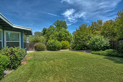 1817 Manchester Dr, Redding, CA 96002 photo 27