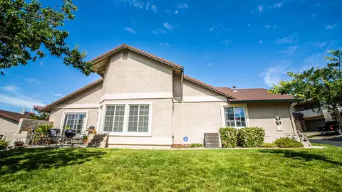 784 Stonebriar Trl, Redding, CA 96003 photo 4