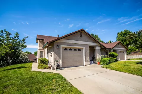 784 Stonebriar Trl, Redding, CA 96003 photo 1