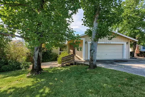 2275 Oak Ridge Dr, Redding, CA 96001 photo 1