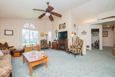 1776 Vineyard Trl, Redding, CA 96003 photo 4