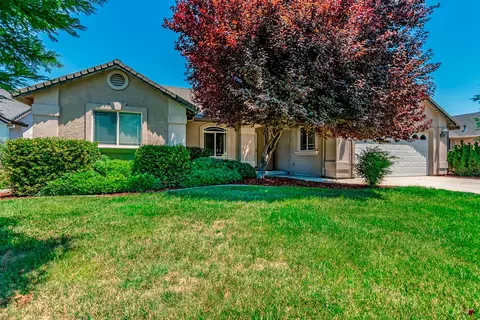 3691 Fairoaks Ct, Redding, CA 96001 photo 1
