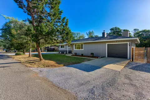 9233 Chaparral Dr, Redding, CA 96001 photo 1