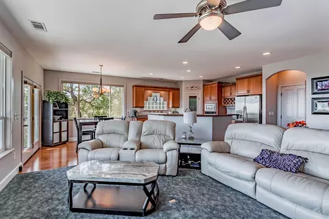2369 Chestnut St, Redding, CA 96001 photo 5