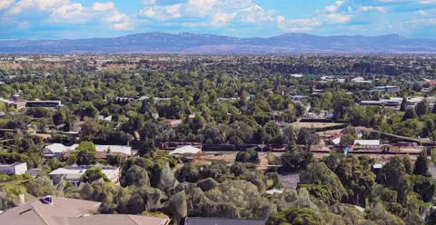 2369 Chestnut St, Redding, CA 96001 photo 2