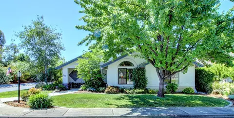2071 Vineyard Trl, Redding, CA 96003 photo 3