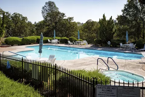 2071 Vineyard Trl, Redding, CA 96003 photo 38