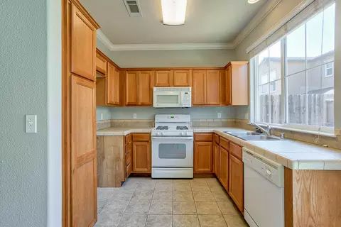 2373 La Villa Way, Redding, CA 96003 photo 8