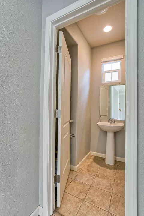 2373 La Villa Way, Redding, CA 96003 photo 10