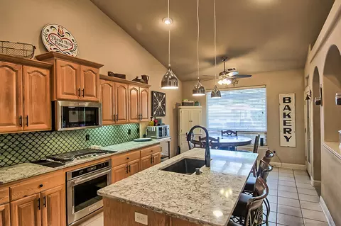 585 Centavo Way, Redding, CA 96003 photo 9
