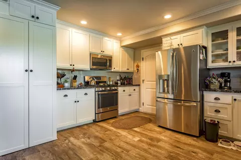 115 Village Dr, Redding, CA 96001 photo 7