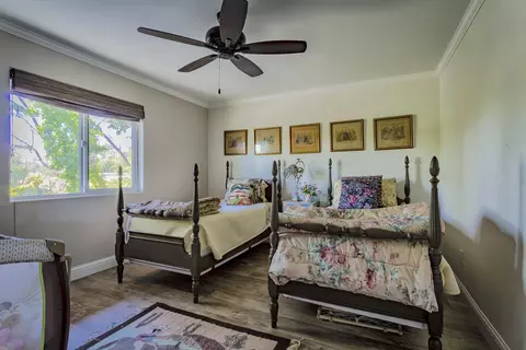 115 Village Dr, Redding, CA 96001 photo 11