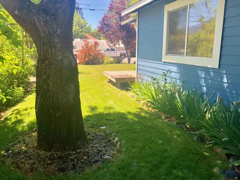 491 Gilman Ave, Weed, CA 96094 photo 2