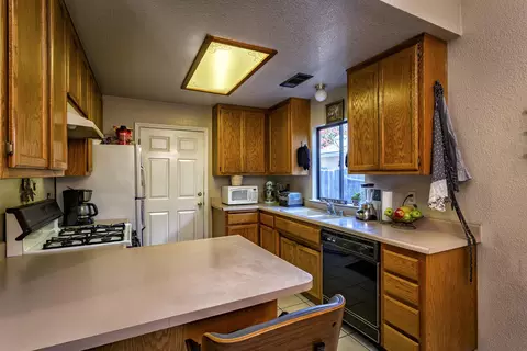 6973 Yvonne Ct, Redding, CA 96001 photo 12