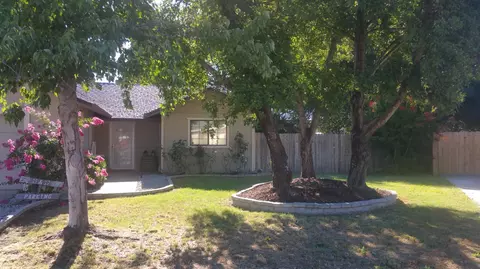 6973 Yvonne Ct, Redding, CA 96001 photo 2