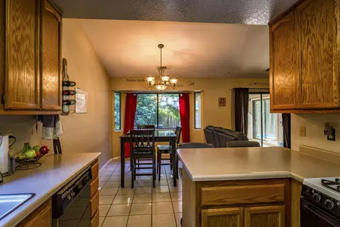 6973 Yvonne Ct, Redding, CA 96001 photo 14