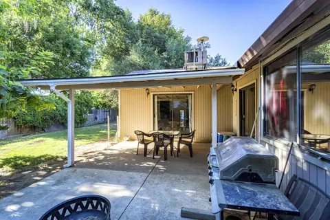 6973 Yvonne Ct, Redding, CA 96001 photo 6