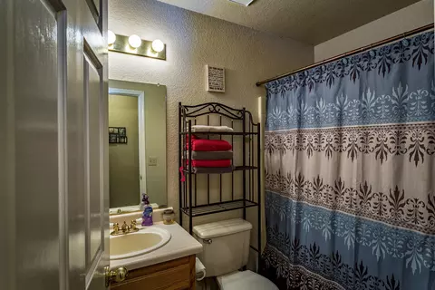 6973 Yvonne Ct, Redding, CA 96001 photo 19