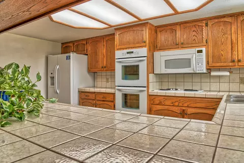 421 Rosewood, Redding, CA 96003 photo 17
