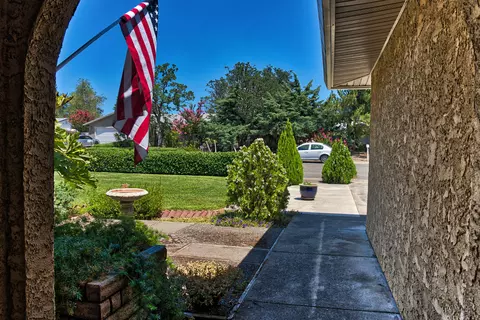 421 Rosewood, Redding, CA 96003 photo 7